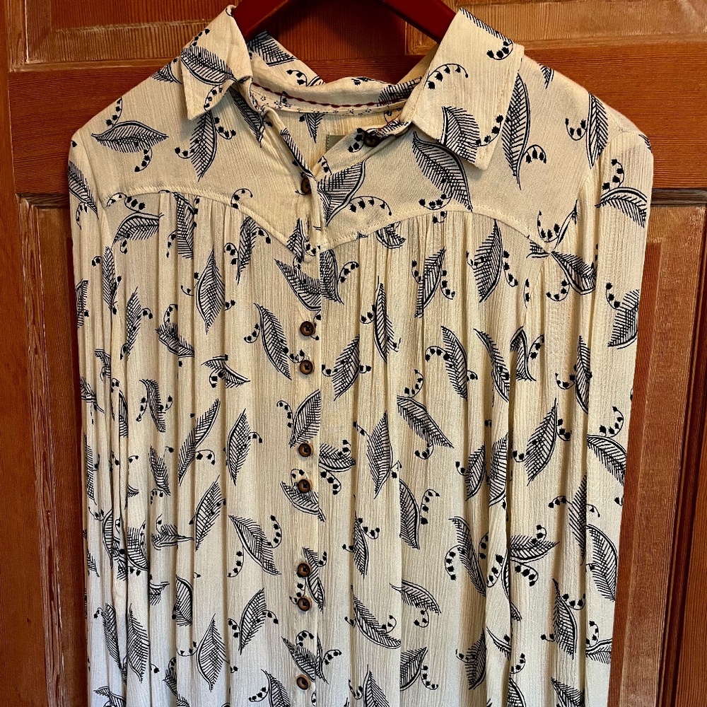 Maeve by Anthropologie button down cream and black floral blouse